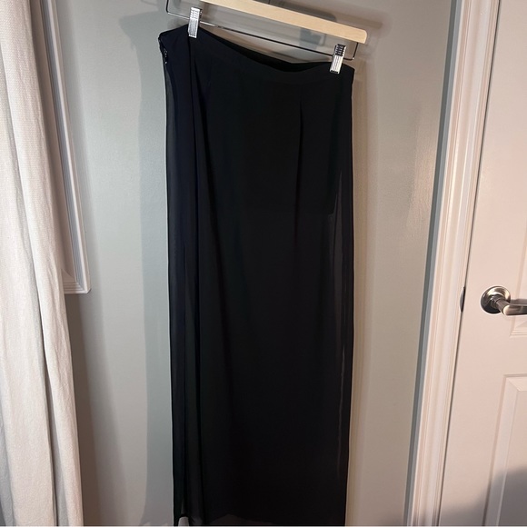 Forever 21 Dresses & Skirts - Sheer skirt with shorts underneath